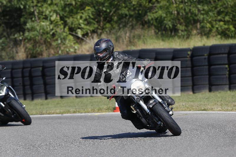 /Archiv-2025/49 26.08.2025 Cornu Master School ADR/blau-bleu/46